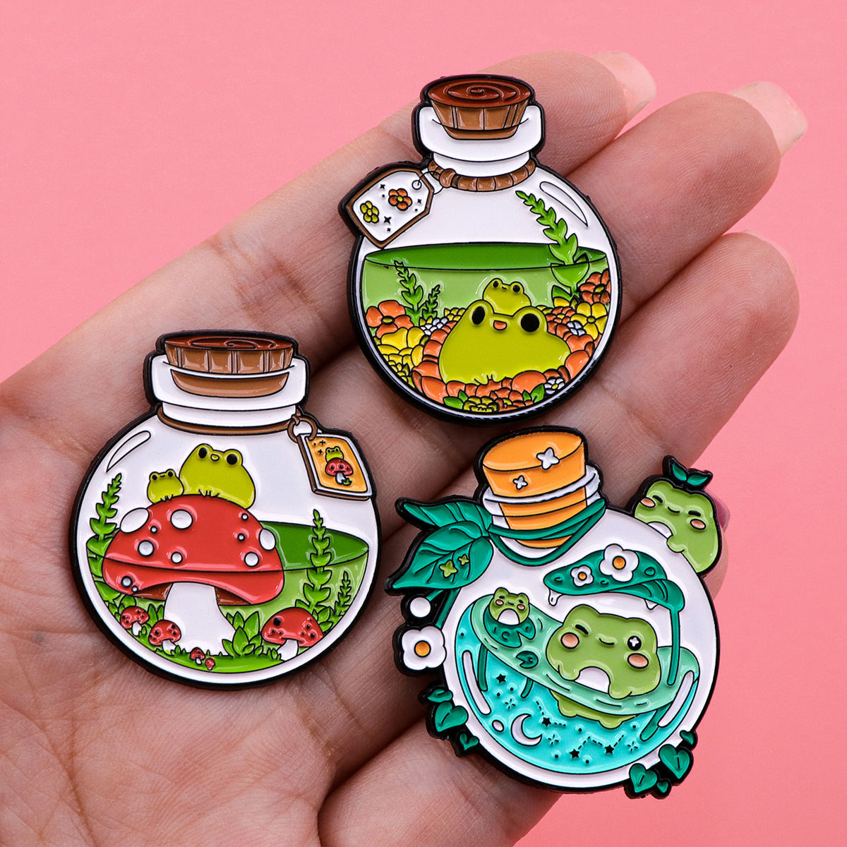 Frog Brooch Cartoon Golden M Badge Clothing Accessories
