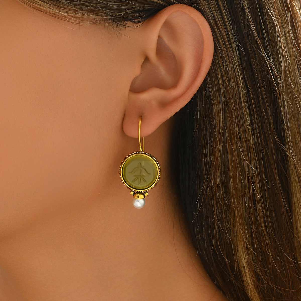2026 New Arrival Hot Selling Cross-border European American Women Earrings, Geometric Inlaid Green Cubic Zirconia Stud Earrings, Versatile High-end Ear Jewelry