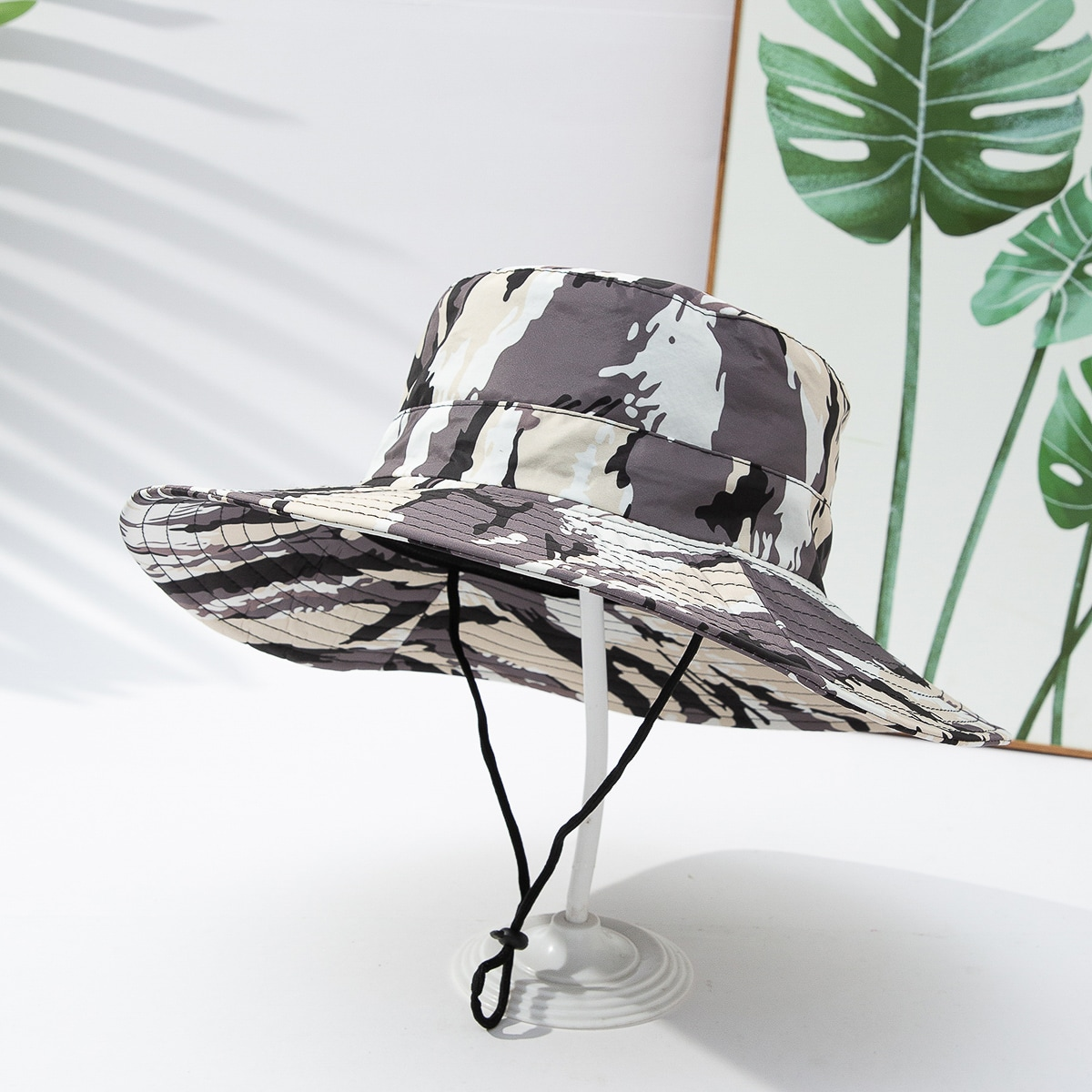 Men's And Women's Identical Color-matched Printed Wide-brimmed Collapsible And Portable Windproof Rope Outdoor Functional Style Fisherman Hat Suitable For Hiking, Fishing And Beach Activities.