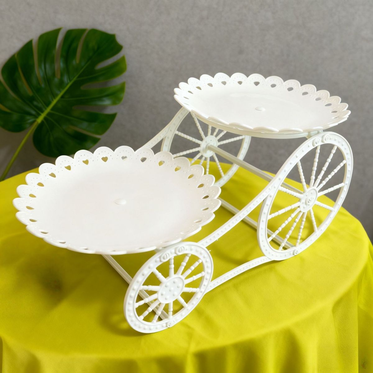 Plastic Light-Luxury Home Storage Tray For Cakes And Snacks