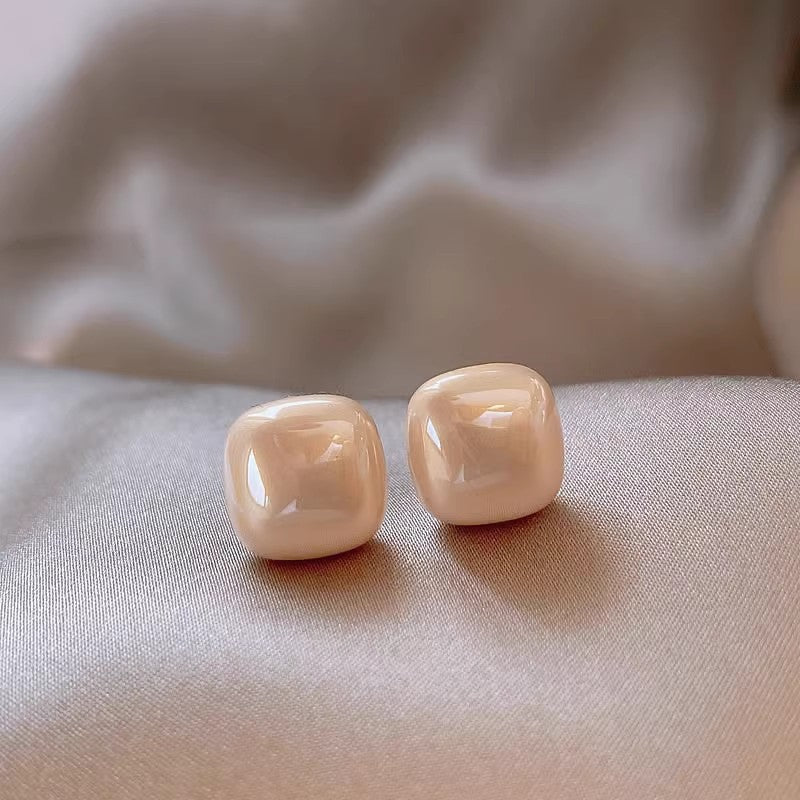Niche Design S925 Silver Pearl Stud Earrings Women Minimalist Elegant Unique Fashion Jewelry