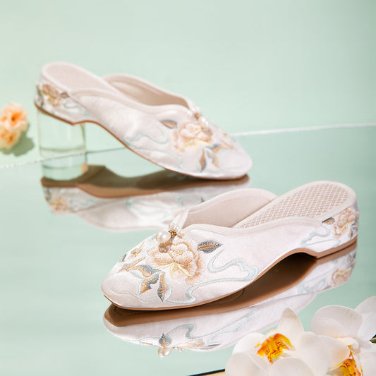 Spring & Summer Fashion Embroidered Slippers - Soft Sole Satin Low Heel Shoes With Pearl Decoration, Vintage Style Canvas Shoes For Women
