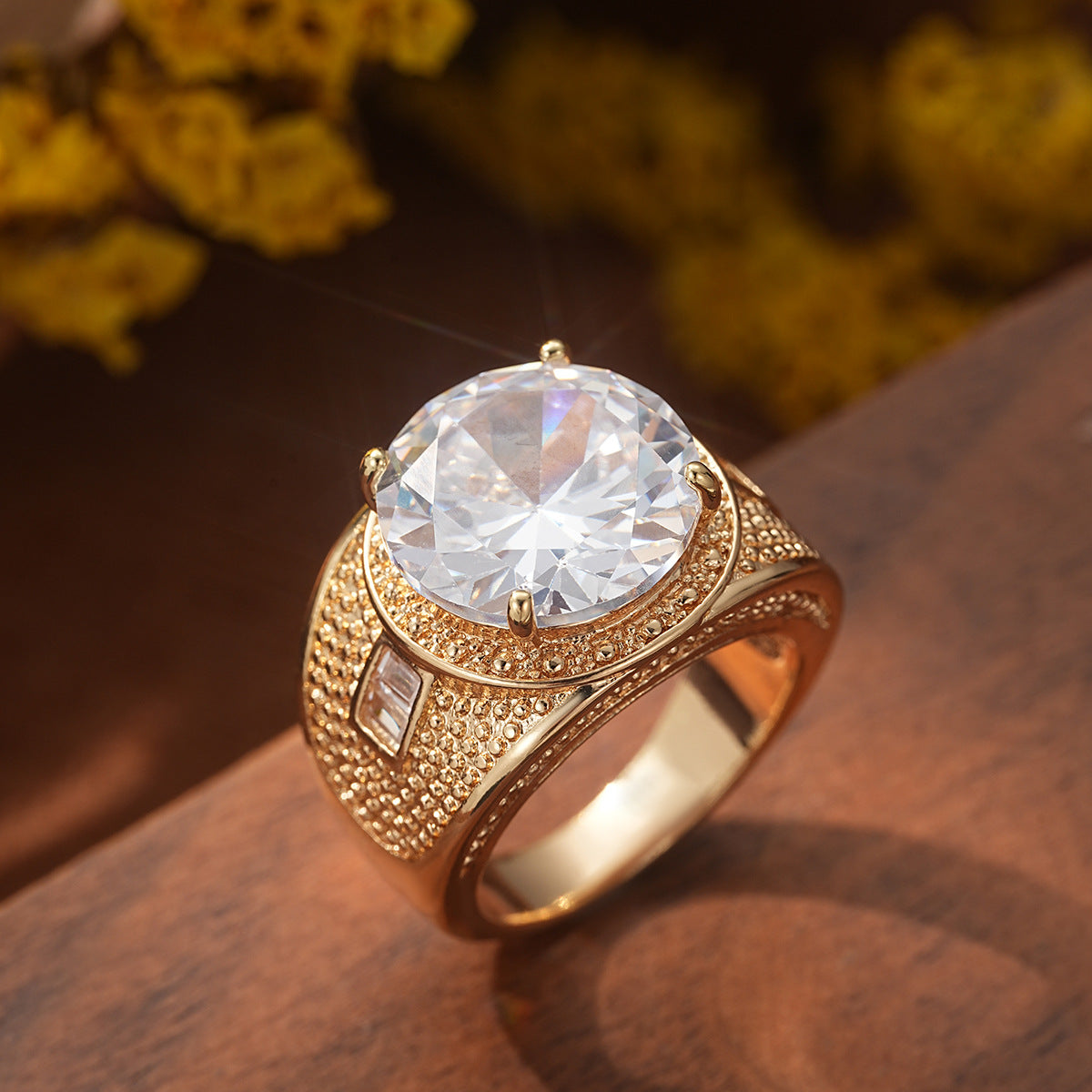 Exaggerated Round Zircon Men's Ring, European American Fashion Light Luxury Gold-Plated Band, Party Dress Finger Accessories