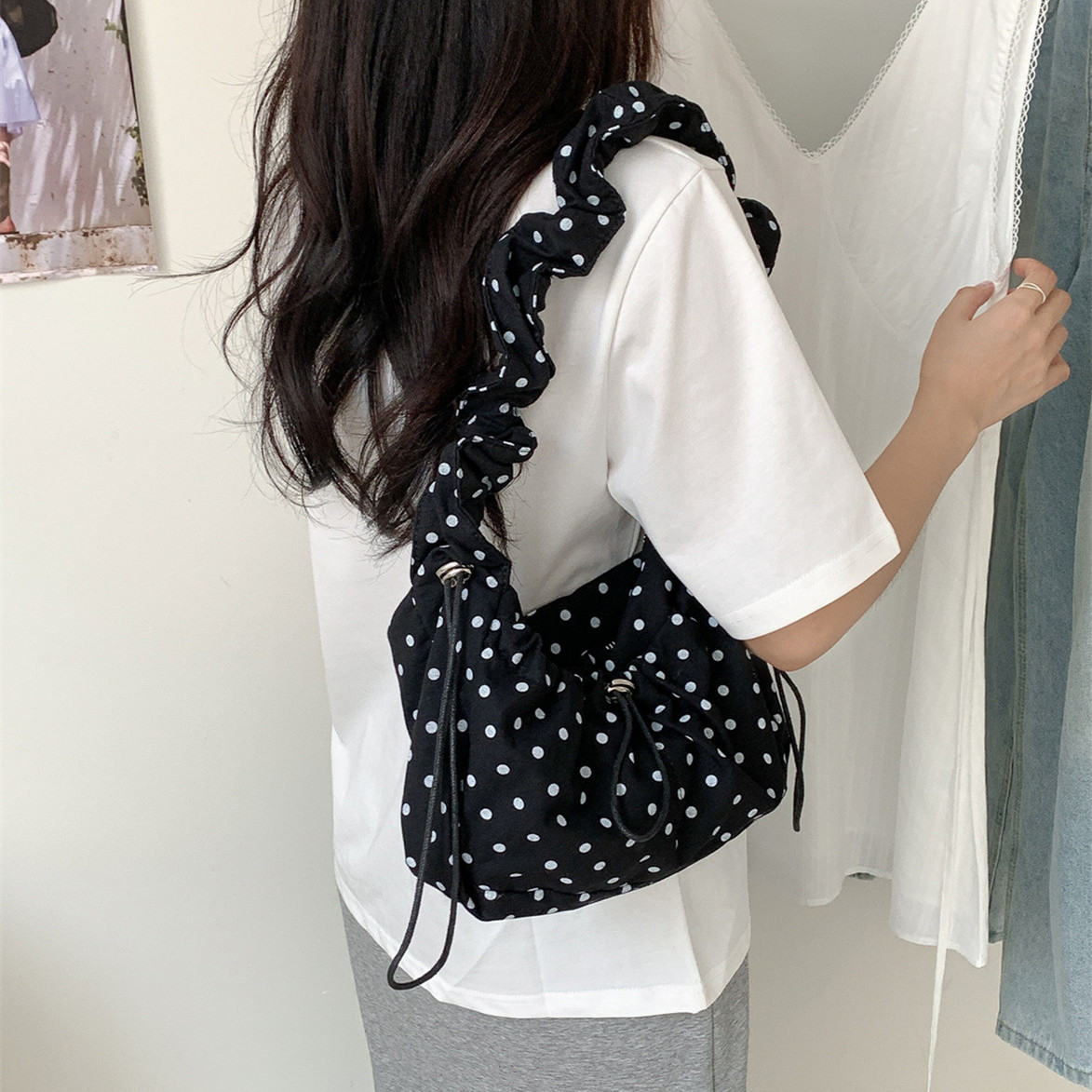 Korean-style Ruffled Polka-dot Underarm Shoulder Bag With A Cloud-like Design