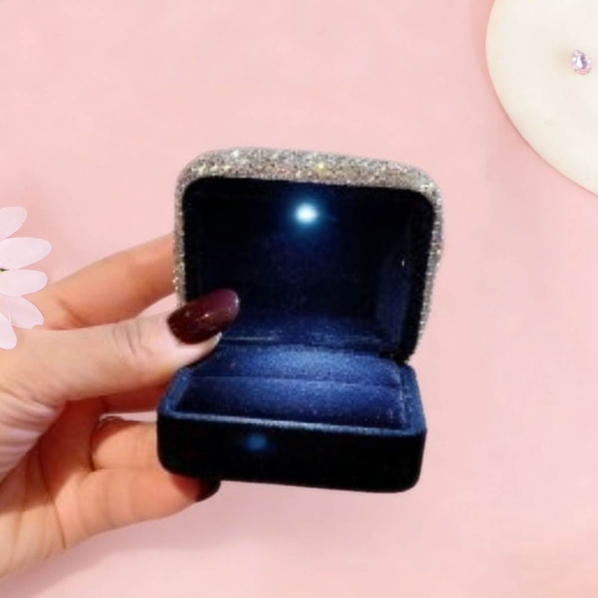 Rhinestone Ring Storage Box With Sparkling LED Lights