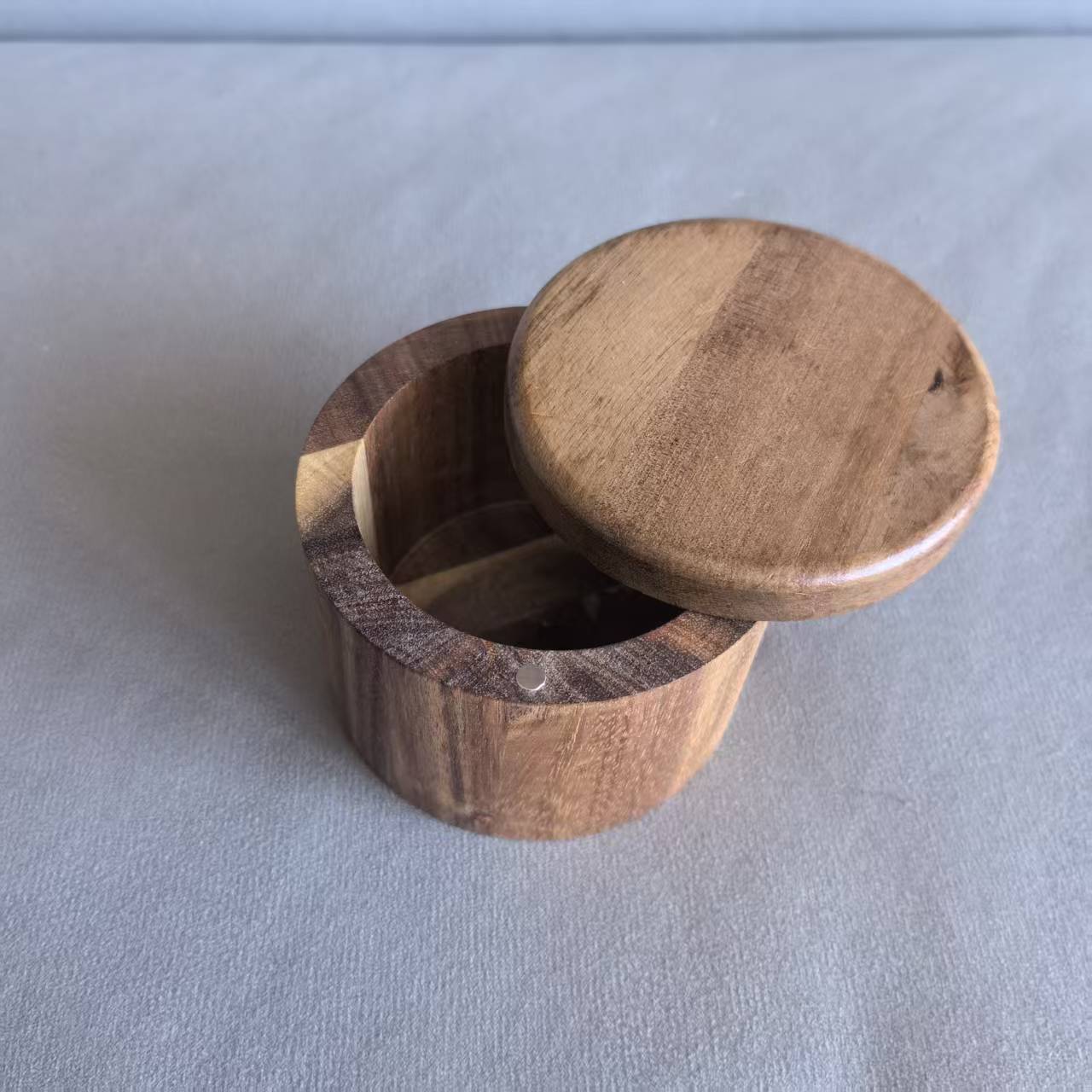 Cross-border Best-selling Acacia Wood Salt Shaker Solid Wood Seasoning Box