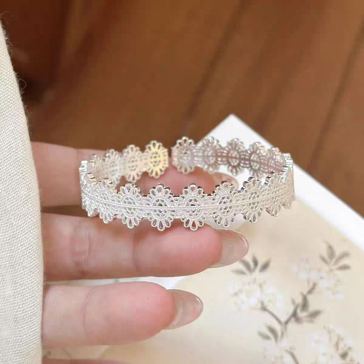 1pc S925 Silver Lace Hollow Bangle, Delicate Luxurious Style, Perfect For Daily Wear & Valentine's Gifts