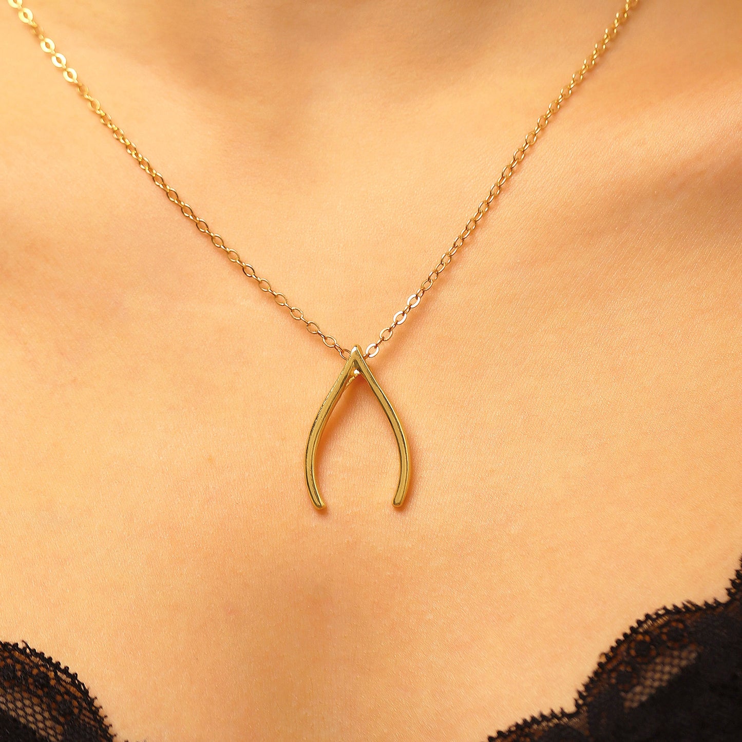 A Minimalist Designalso The Perfect Versatile New Gift Necklace For Your Girlfriend