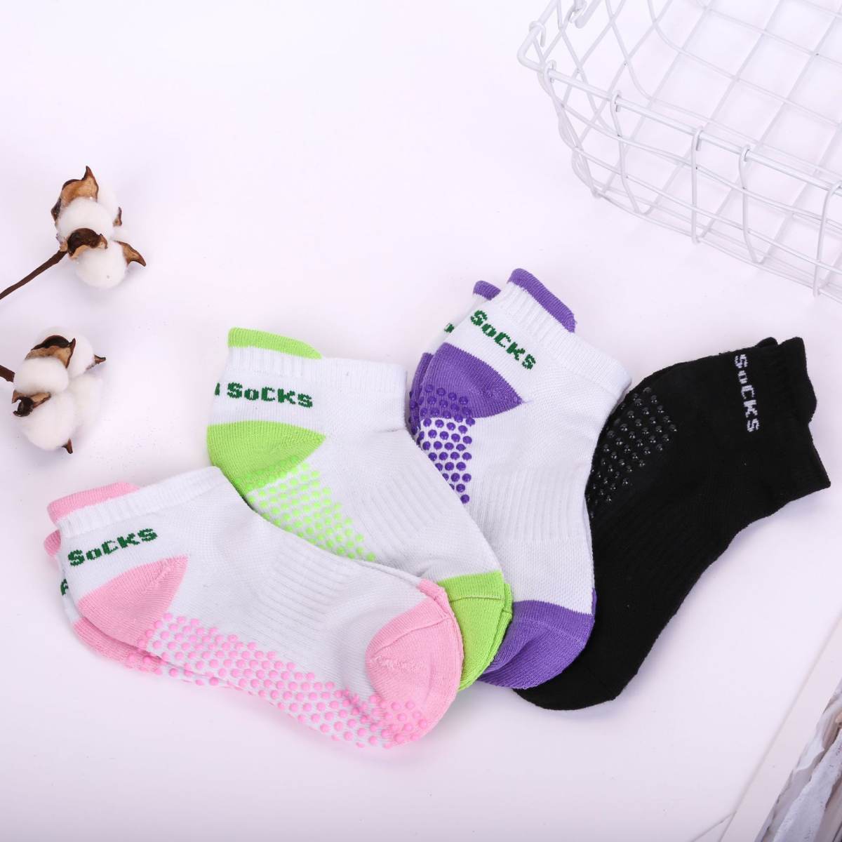 Fashion Sweat-absorbent Breathable Female Non-slip Yoga Socks