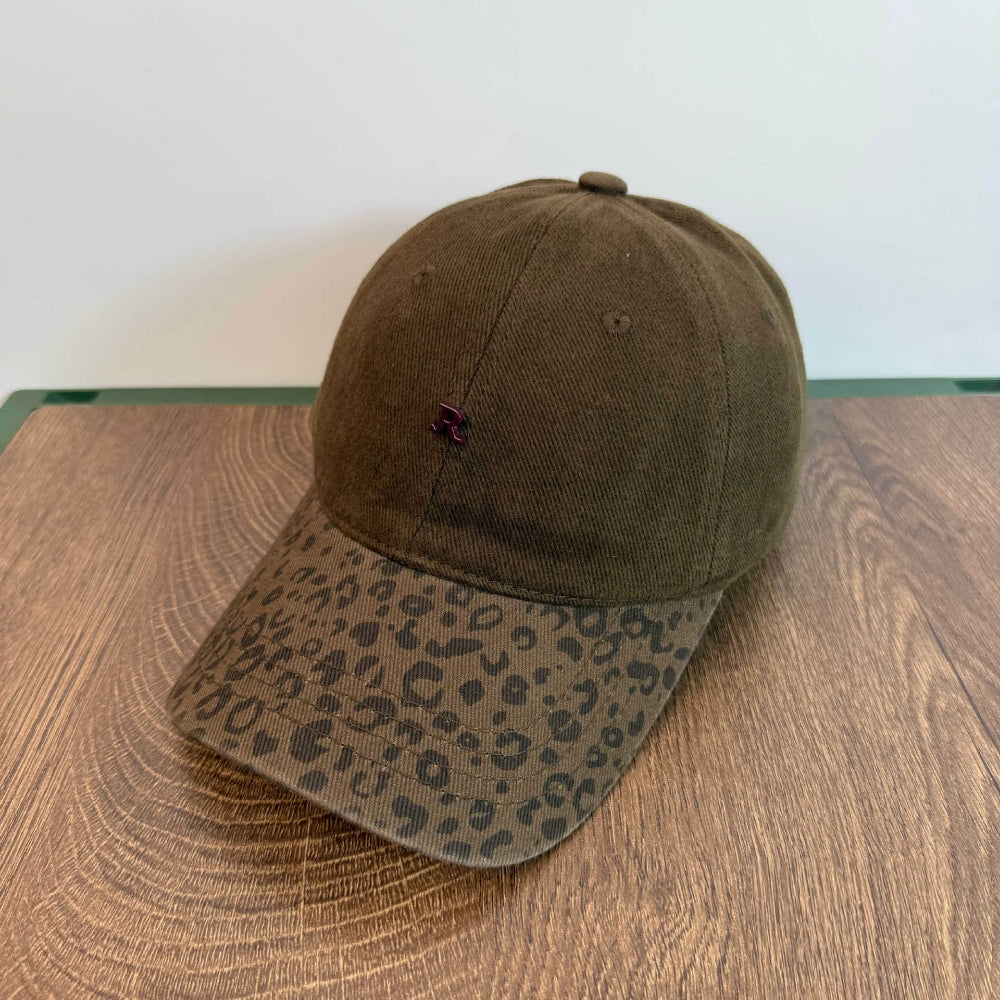 Men's And Women's Identical Quilted Leopard Print Brimmed Baseball Cap With R Logo - Retro Street Style, Suitable For Outdoor Outings, Picnics, Friends' Gatherings, And Daily Wear.