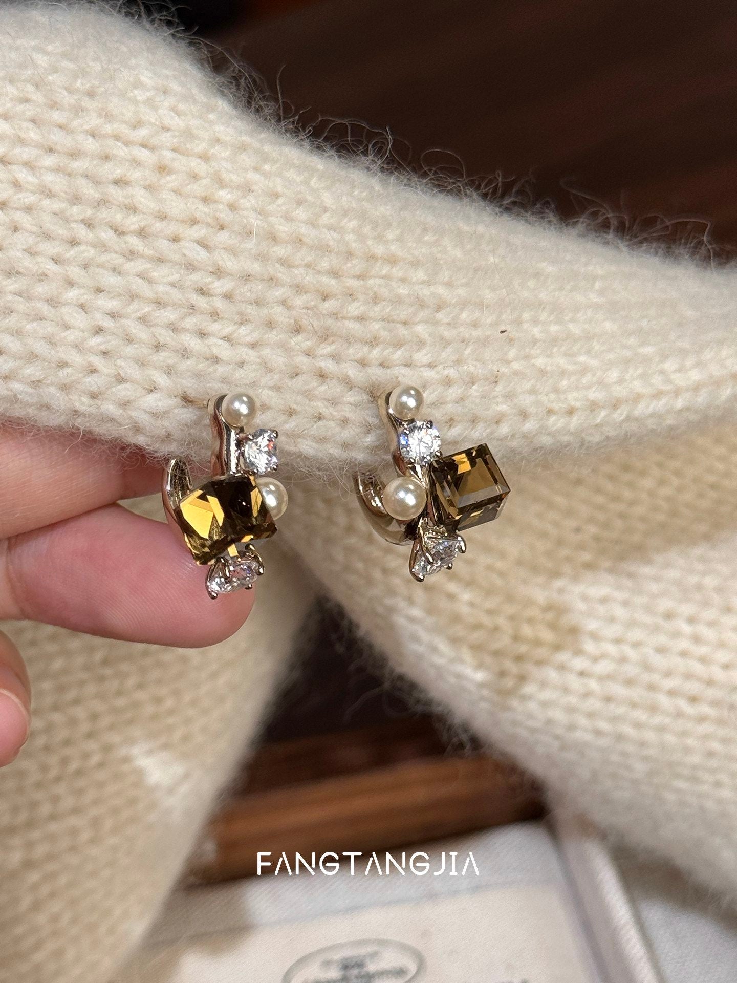 2026 New Maillard Coffee Color Rhinestone Pearl  Earrings, Super Beautiful Niche Elegant Autumn Winter Fashion Stud Jewelry For Women