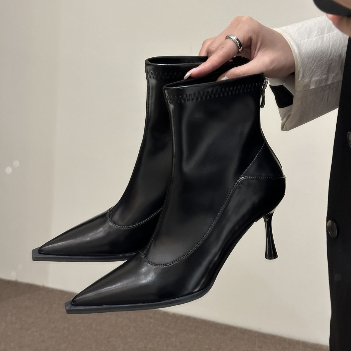 Stiletto-heeled Pointed-toe Chic Soft-leather Ankle Boots With A Back Zipper Korean-style And Versatile