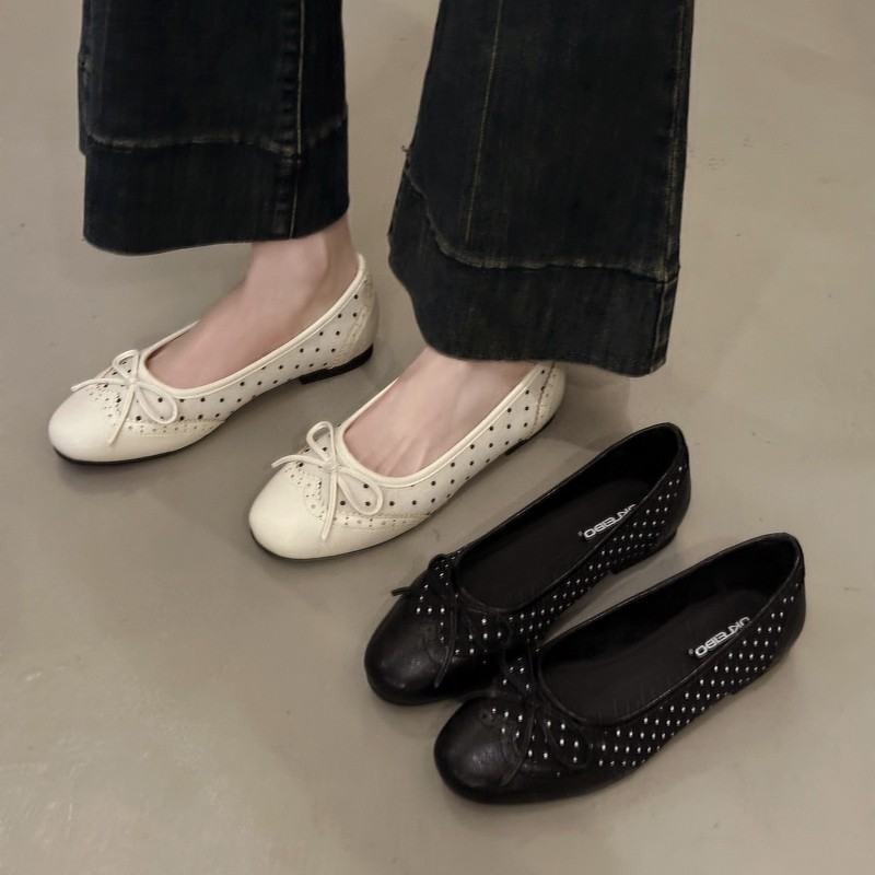 Women Vintage Polka Dot Brogue Perforated Front Bow Ballet Flats, Round Toe Slip On Soft Leather Elegant Office Daily Casual Doll Shoes