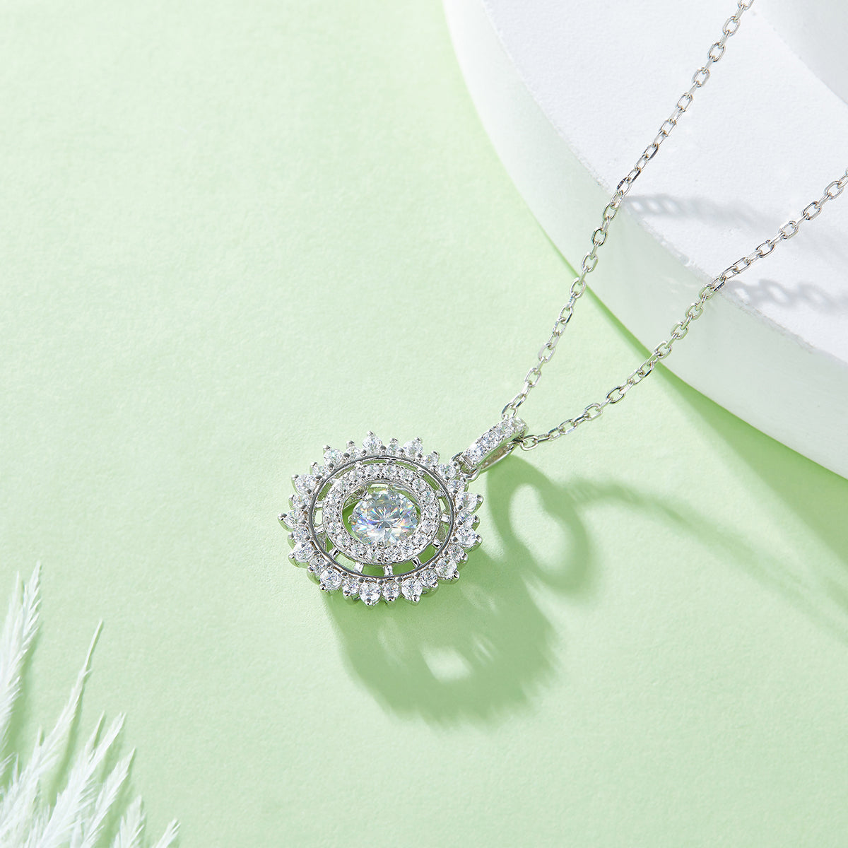S925 Sterling Silver 0.5ct D Color VVS1 Moissanite Sunburst Halo Necklace 45cm Platinum Plated GRA Certified Gift Box