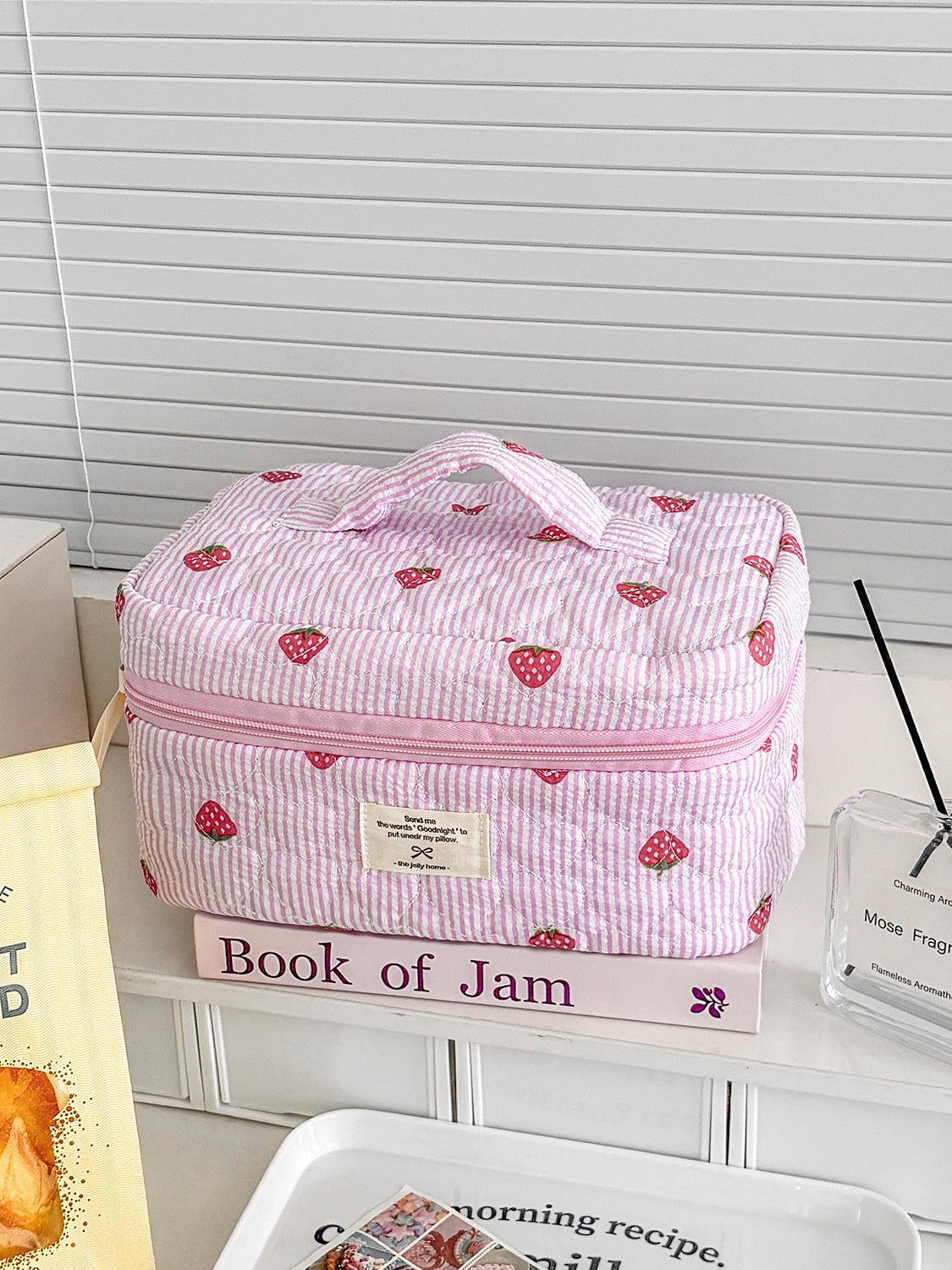 New Quilted, Exquisitely Printed, Large-Capacity Strawberry-Striped Makeup Bag