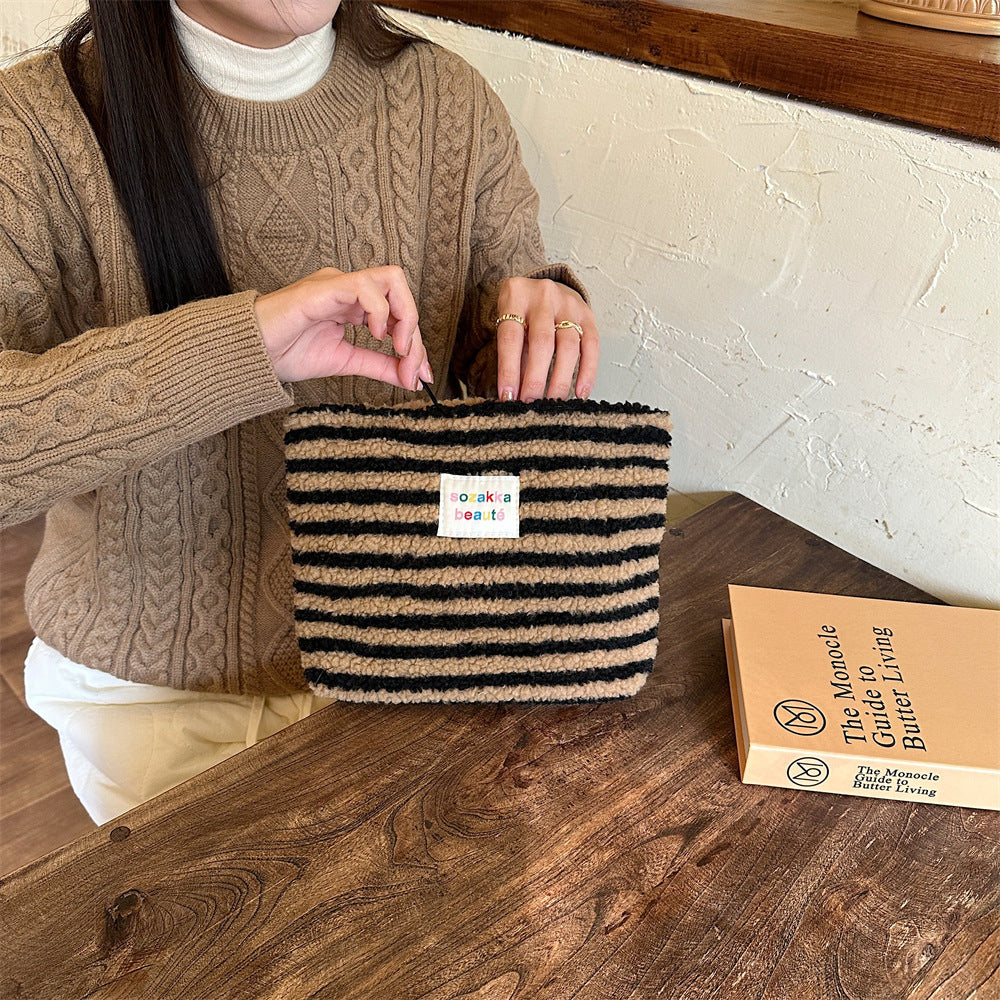 Winter Plush Color Polka Dot Large Capacity Travel Skincare Cosmetic Storage Bag