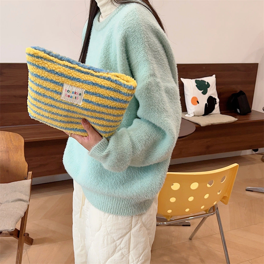 Winter Plush Color Polka Dot Large Capacity Travel Skincare Cosmetic Storage Bag