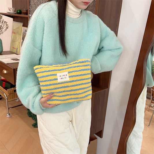 Winter Plush Color Polka Dot Large Capacity Travel Skincare Cosmetic Storage Bag