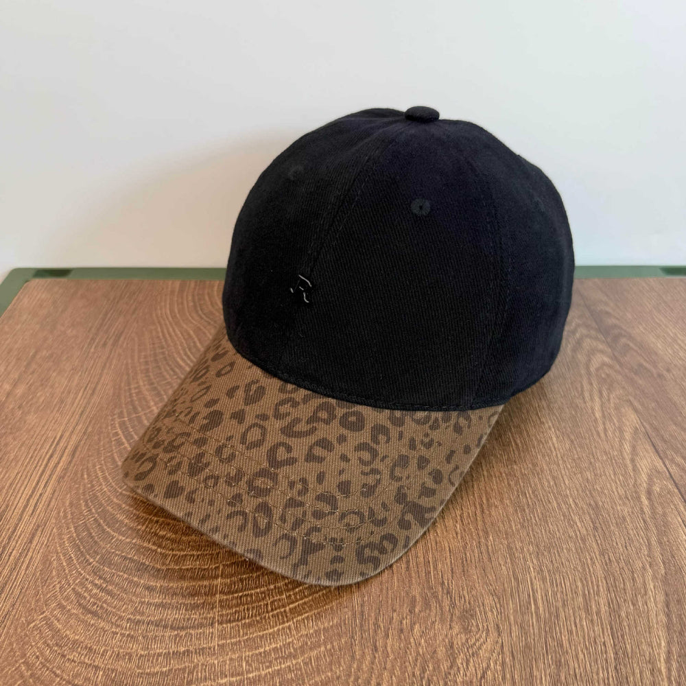 Men's And Women's Identical Quilted Leopard Print Brimmed Baseball Cap With R Logo - Retro Street Style, Suitable For Outdoor Outings, Picnics, Friends' Gatherings, And Daily Wear.