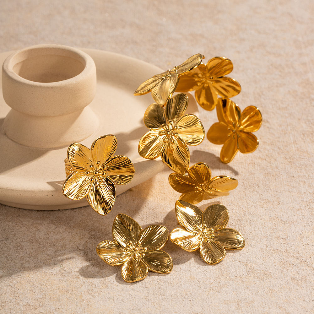 Golden Flower Ornament Suit Summer Beach Essential Special Interest Light Luxury Versatile Accessories New
