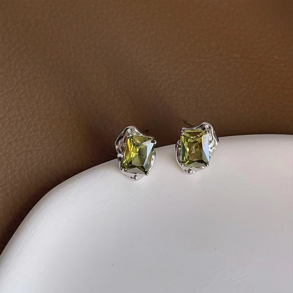 Olive Green Niche Designer Earrings, Elegant French Retro Minimalist High-End INS Fashion All-Match Delicate Ear Jewelry For Women