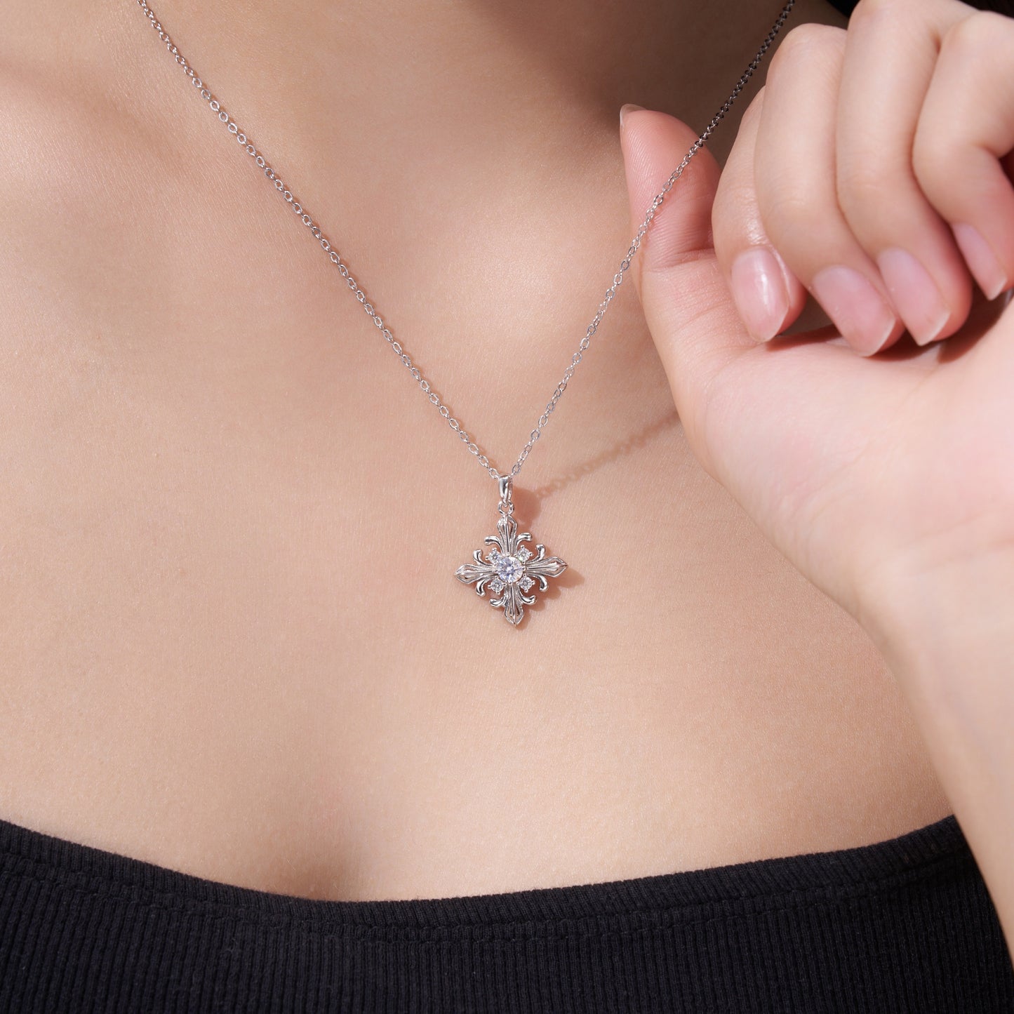 S925 Sterling Silver 0.3ct D Color VVS1 Moissanite Cross Flower Pendant Necklace 40cm Platinum Plated GRA Certified Gift Box