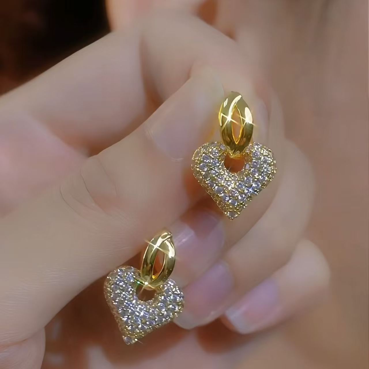 2026 New Korean Sweet Tiny Gold Rhinestone Heart Earrings For Women, High-End Fashion Elegant Stunning Daily Ear Jewelry