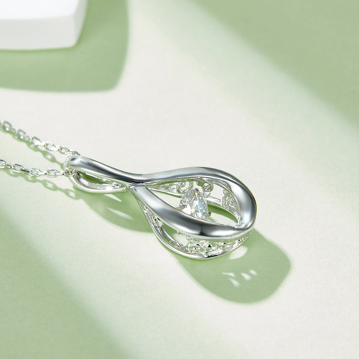 S925 Sterling Silver 0.5ct D Color VVS1 Moissanite Infinity Pendant Necklace 45cm Platinum Plated GRA Certified Gift Box
