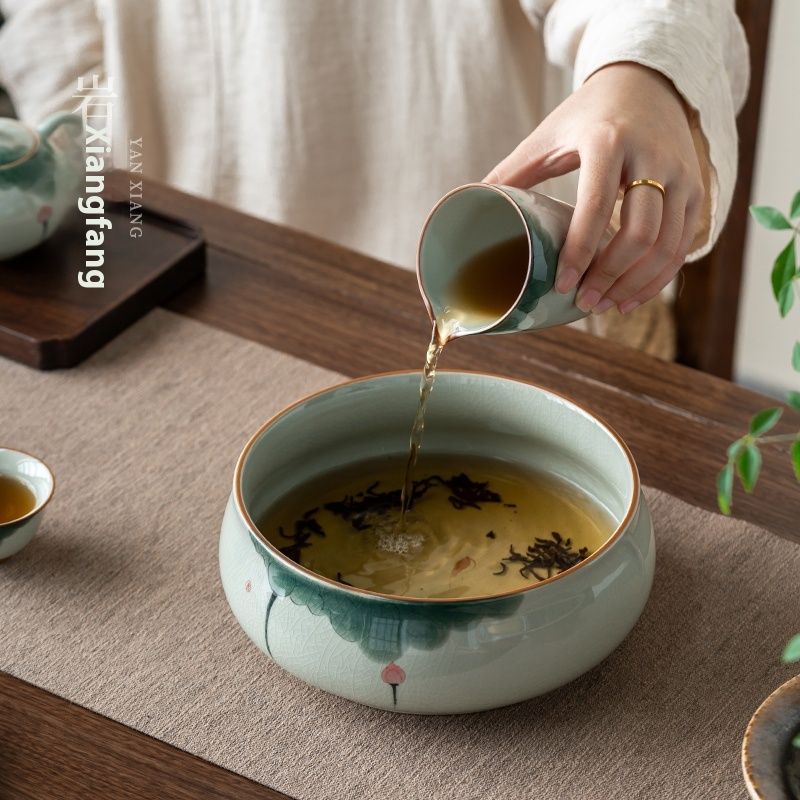 Ice Cracked Hand-painted Lotus Large Tea Wash Jar Glazed Ceramic Tea Ceremony Accessories