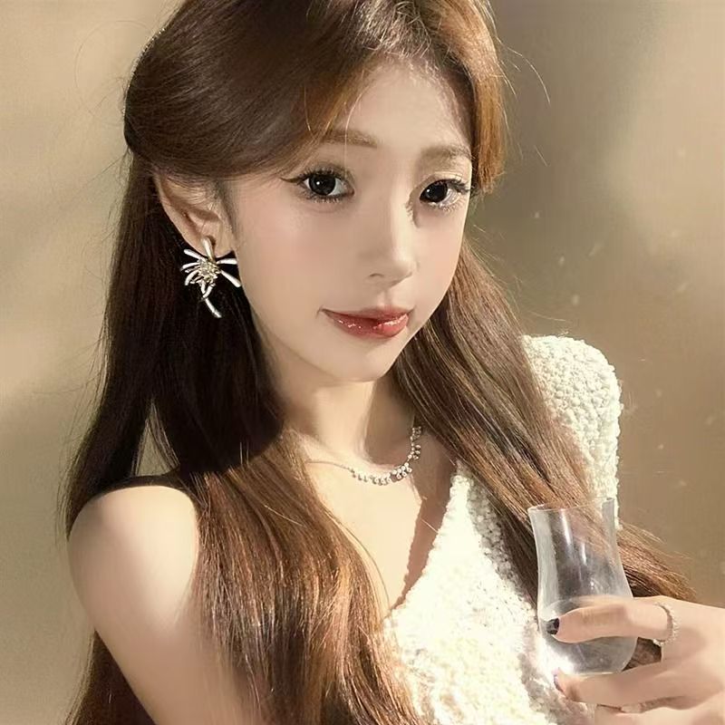 Dramatic Rhinestone Firework Studs, Unique Luxury Earrings, 2026 New For Daily Commute