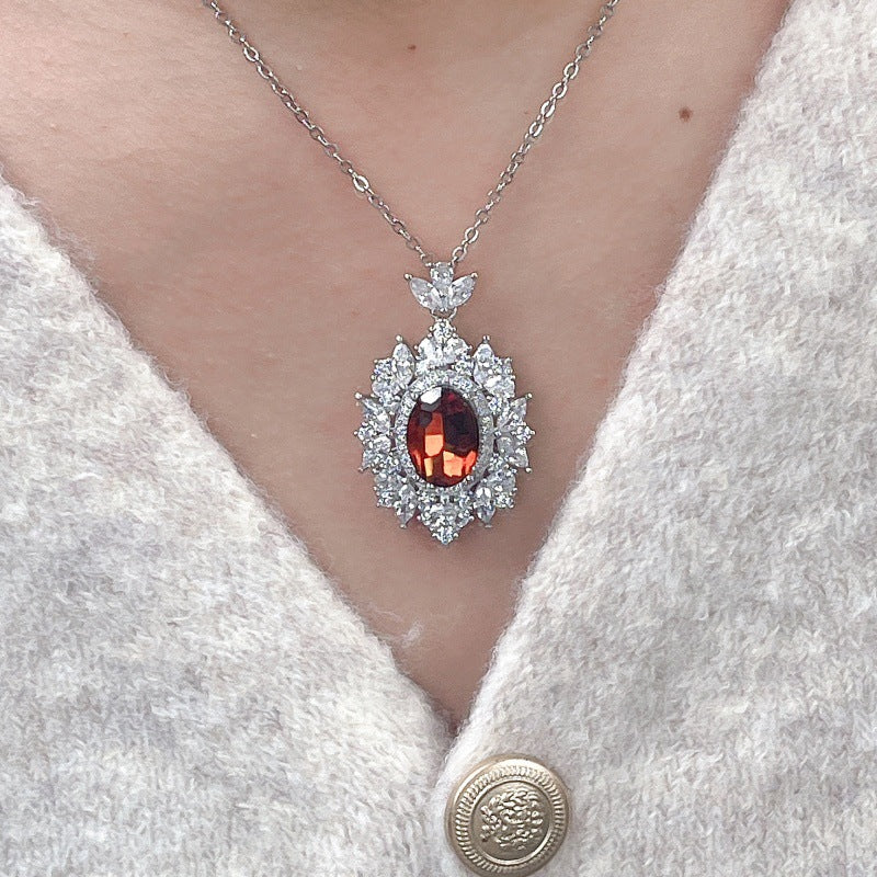 European And American Style Luxury Pigeon Egg Hollow Inlaid Imitation Smoke Lava Crystal Zircon Adjustable Necklace Women's Fashion Versatile