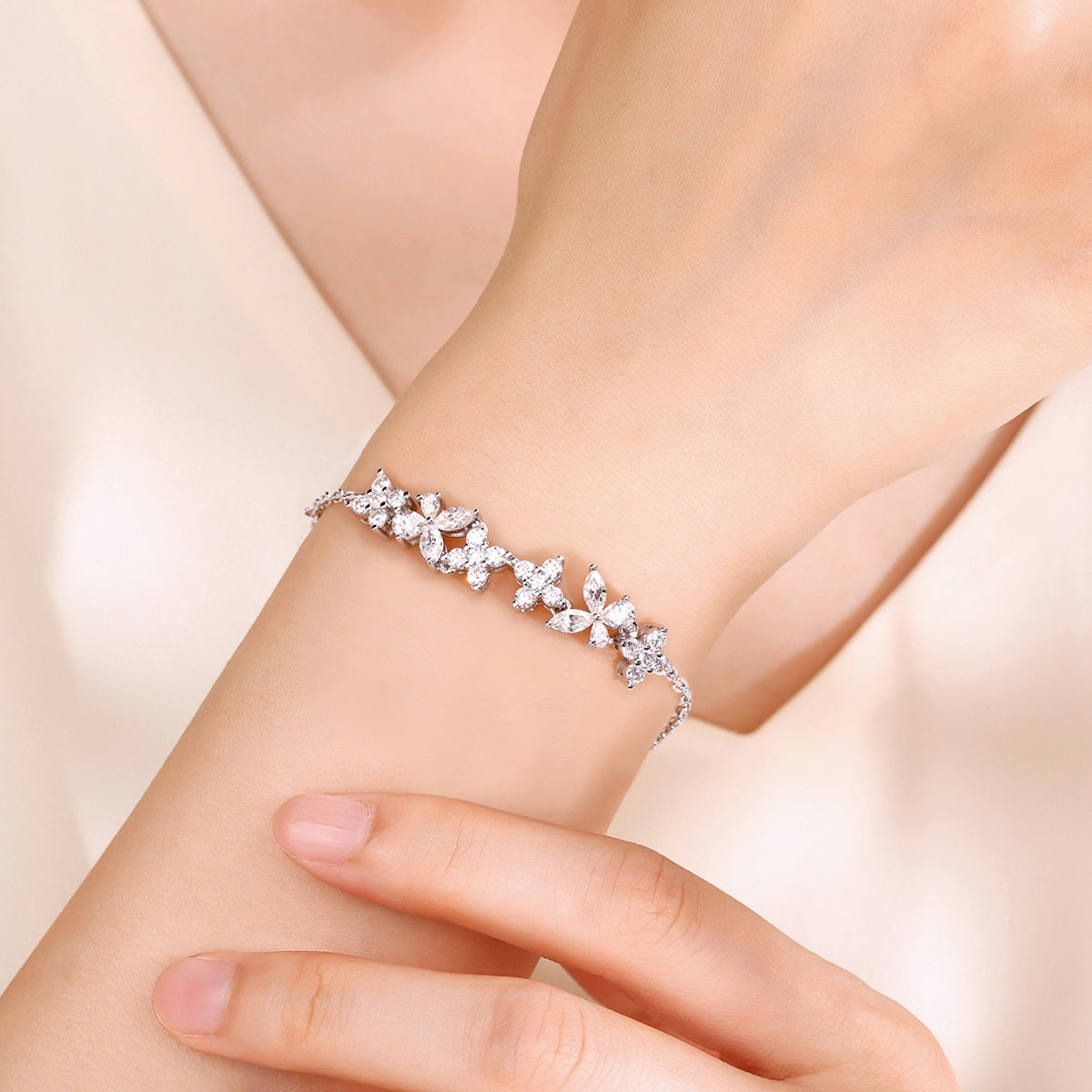 S925 Sterling Silver Lab-Grown Gemstone Butterfly Bracelet 16cm Blue P Ink Moissanite Platinum Plated Fashion Gift Box