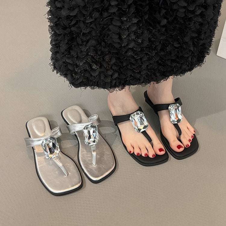 French Style Small Fragrant Slippers For Women's Summer Outdoor Wear, Internet Famous Fashion Rhinestone Flat Bottomed Beach Sandals