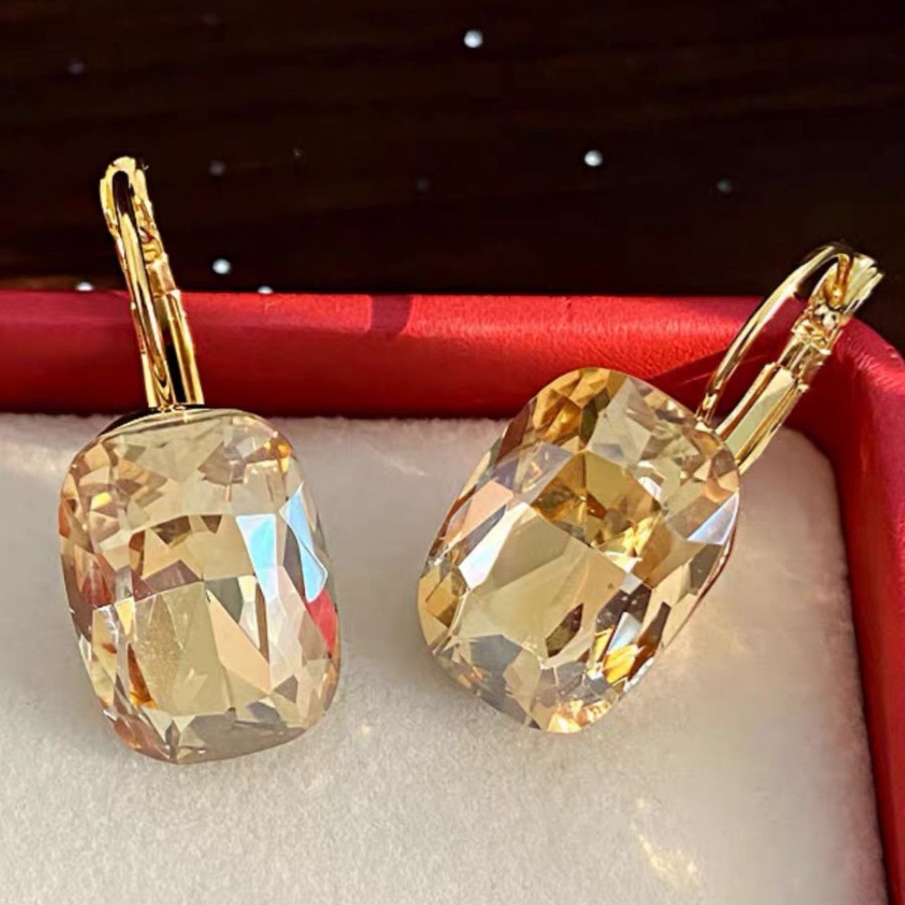 Champagne Rhinestone Cube Ear Cuffs, 2026 New Light Luxury Versatile Earrings