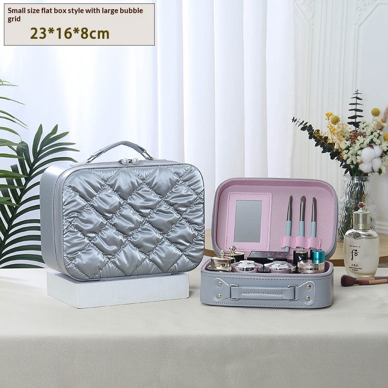 Minimalist Diamond-Quilted Makeup Case With Mirror