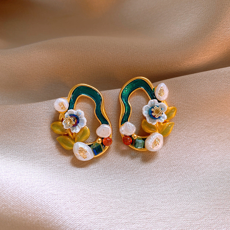 Light Luxury Retro Earrings - Vintage Ins Style Studs, Niche Premium Ear Jewelry, Wholesale Fashion Accessories
