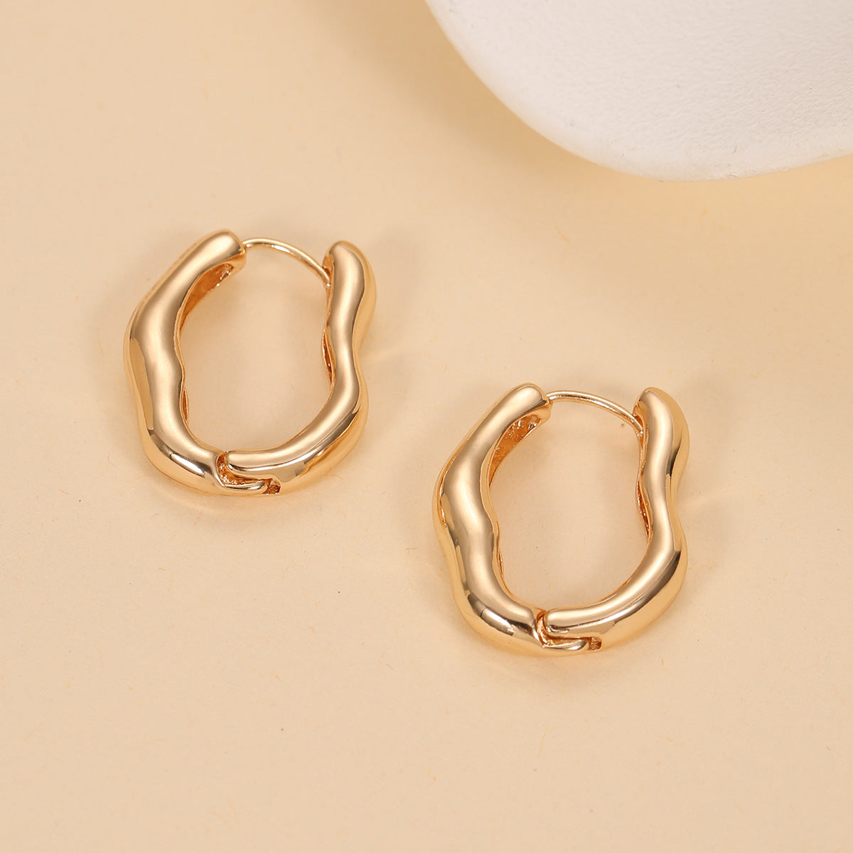 European And American Fashion Irregular Oval Ear Clips