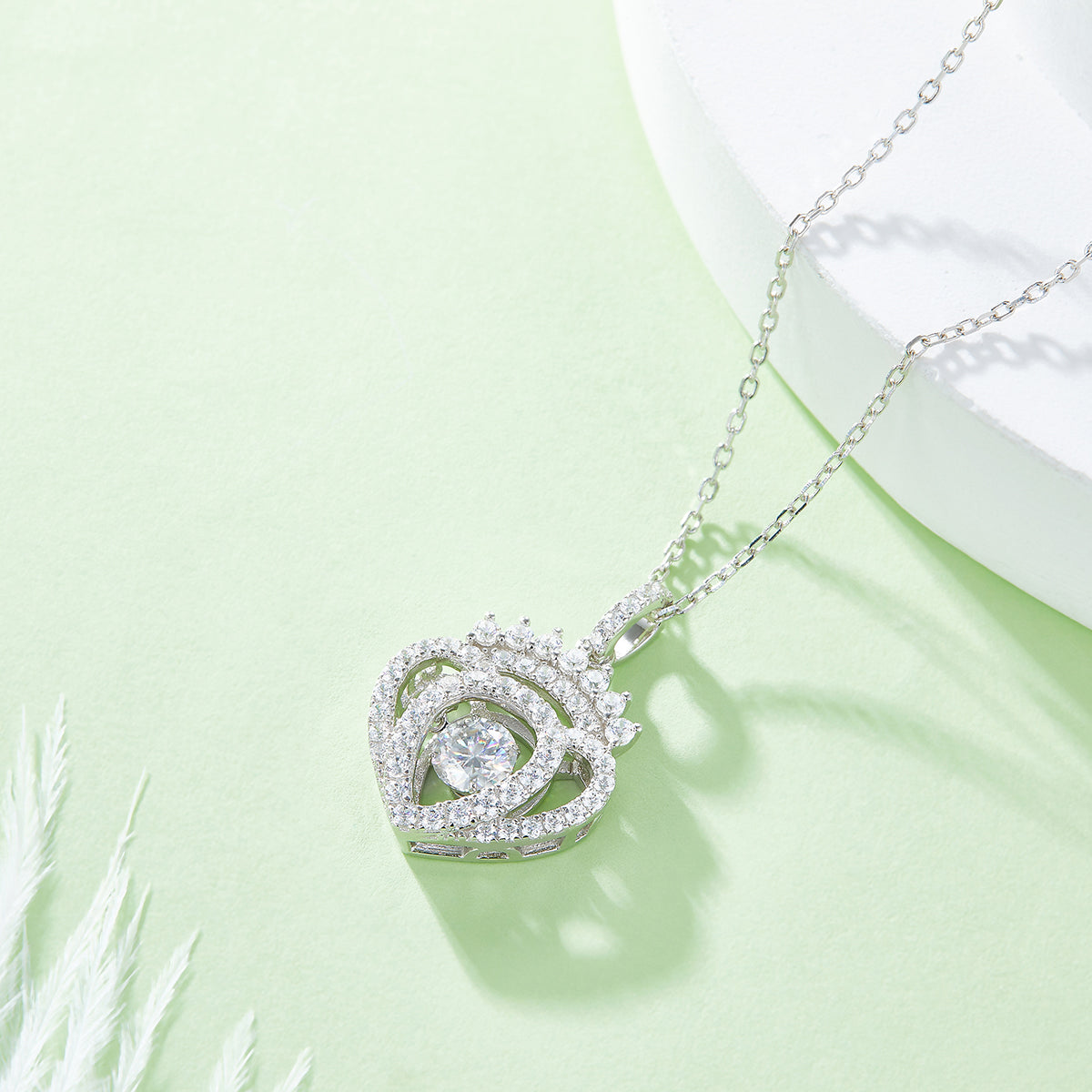 S925 Sterling Silver 0.5ct D Color VVS1 Moissanite Heart Crown Pendant Necklace 45cm Platinum Plated GRA Certified Gift Box