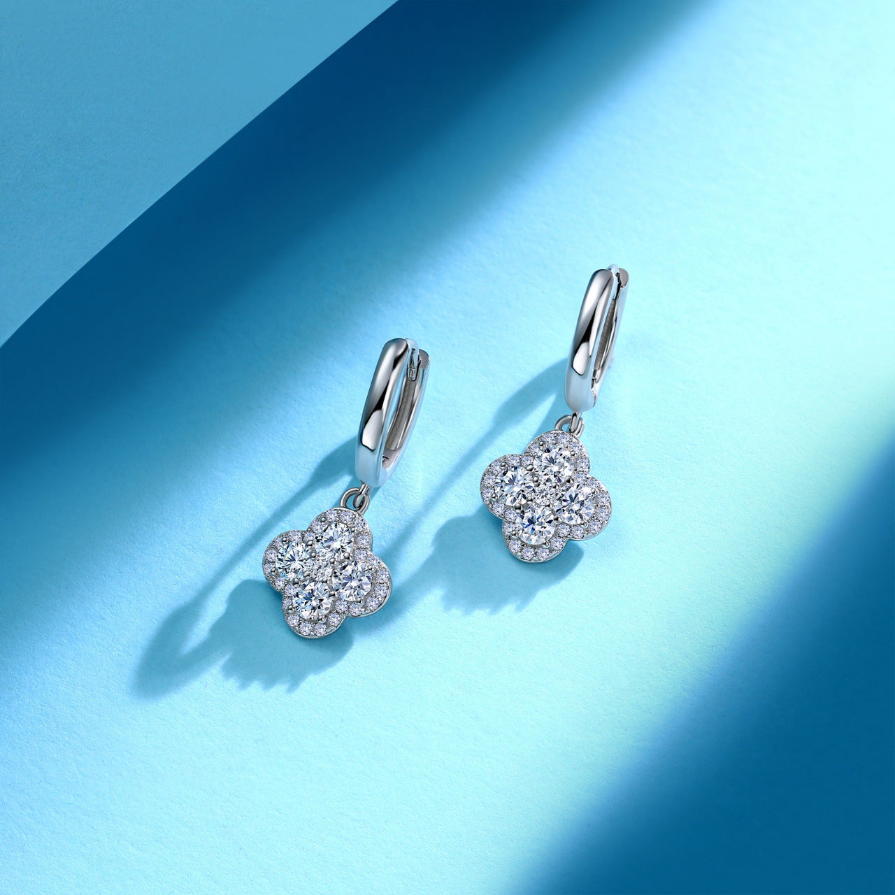 S925 Sterling Silver Four-Leaf Clover Hoop Earrings, D-VVS1 Moissanite Cluster Drop Earrings, Platinum Plated 2.9g Women's Jewelry Gift Box