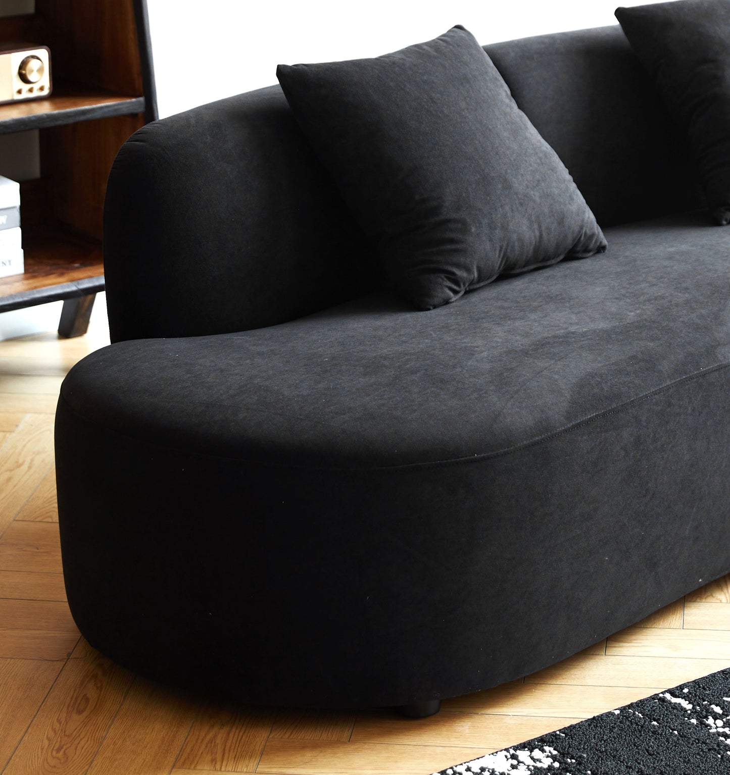90   Curved Sofa With Throw Pillows, 4 Seater Luxury Velvet Couch With Half Moon Design And High-Density Foam, Ideal For Modern Living Room, Office & Apartment, Black