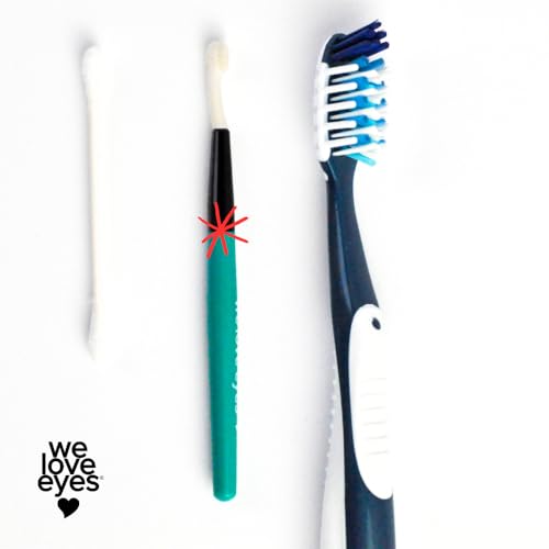 We Love Eyes - Eyelid Margin Scrub Brush - Ideal for scrubbing away debris and eyelid margin cleansing.