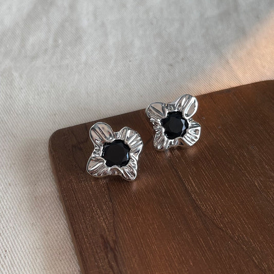 Retro Classic French Earrings For Women Black Enamel Pearl Stud Earrings Vintage Premium Jewelry