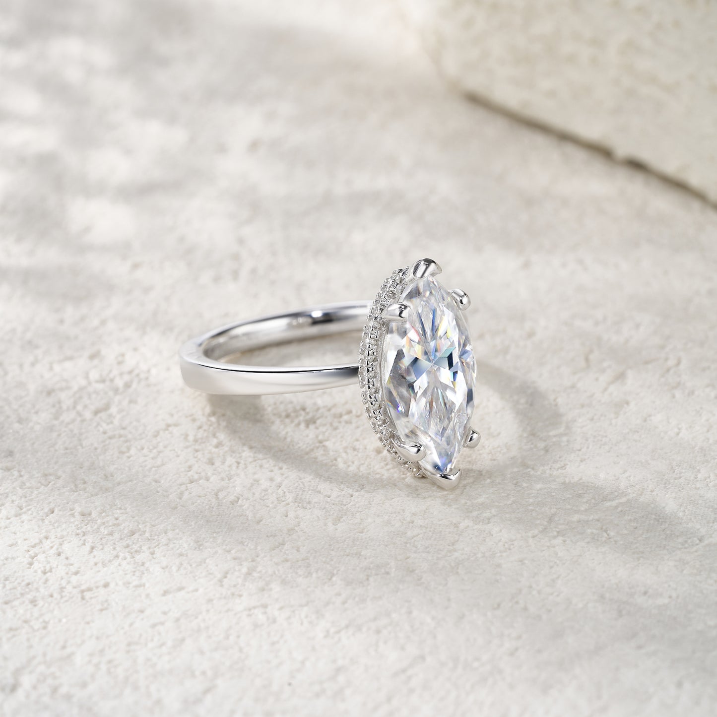 Engraved With Top-quality Moissanite, This Luxurious And Fashionable Minimalist Jewelry Set Features Exquisite Silver Accessories For Ladies. Made Of S925 Silver With Electroplated Platinum.