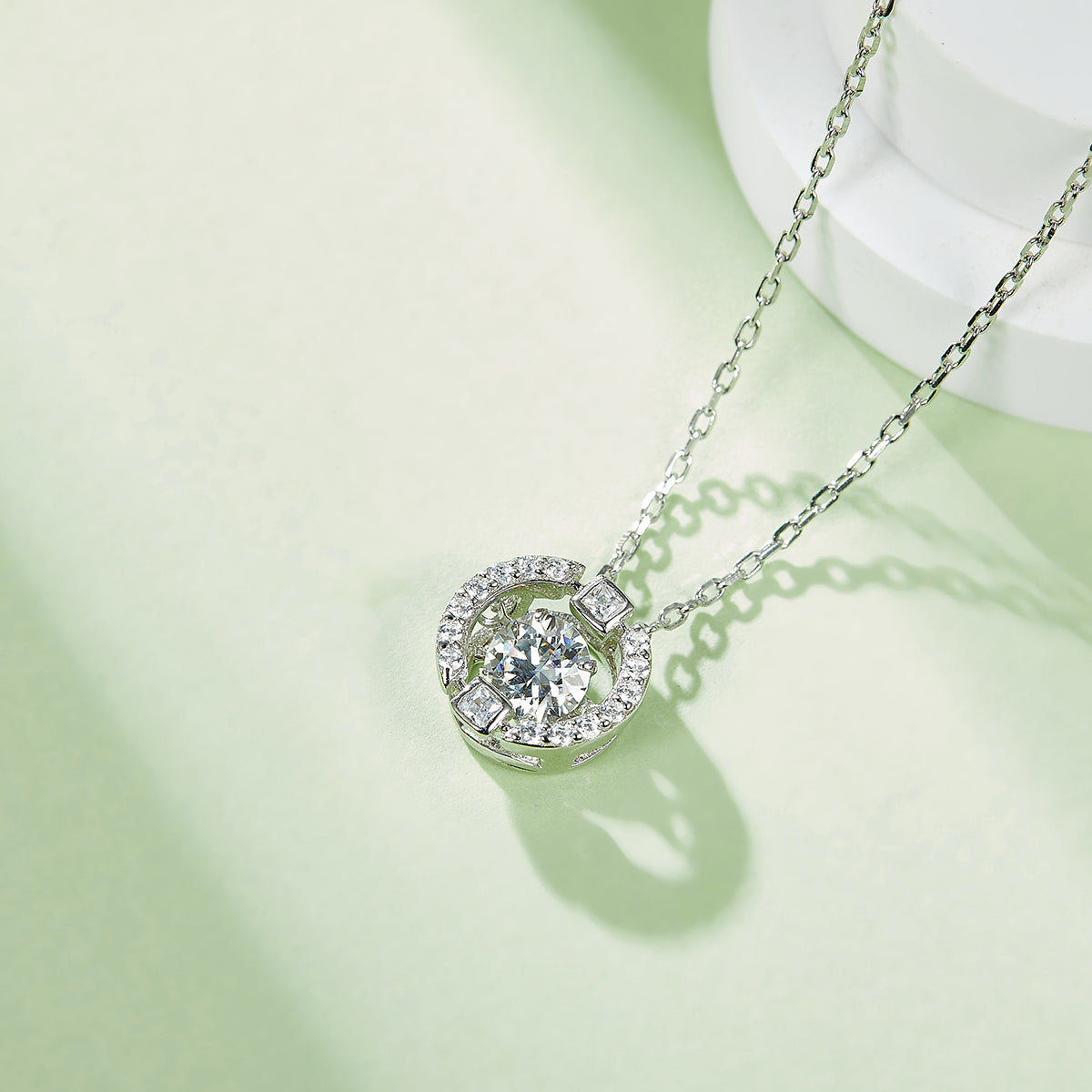 S925 Sterling Silver 0.5ct D Color VVS1 Moissanite Halo Necklace 45cm Platinum Plated Pave GRA Certified Gift Box
