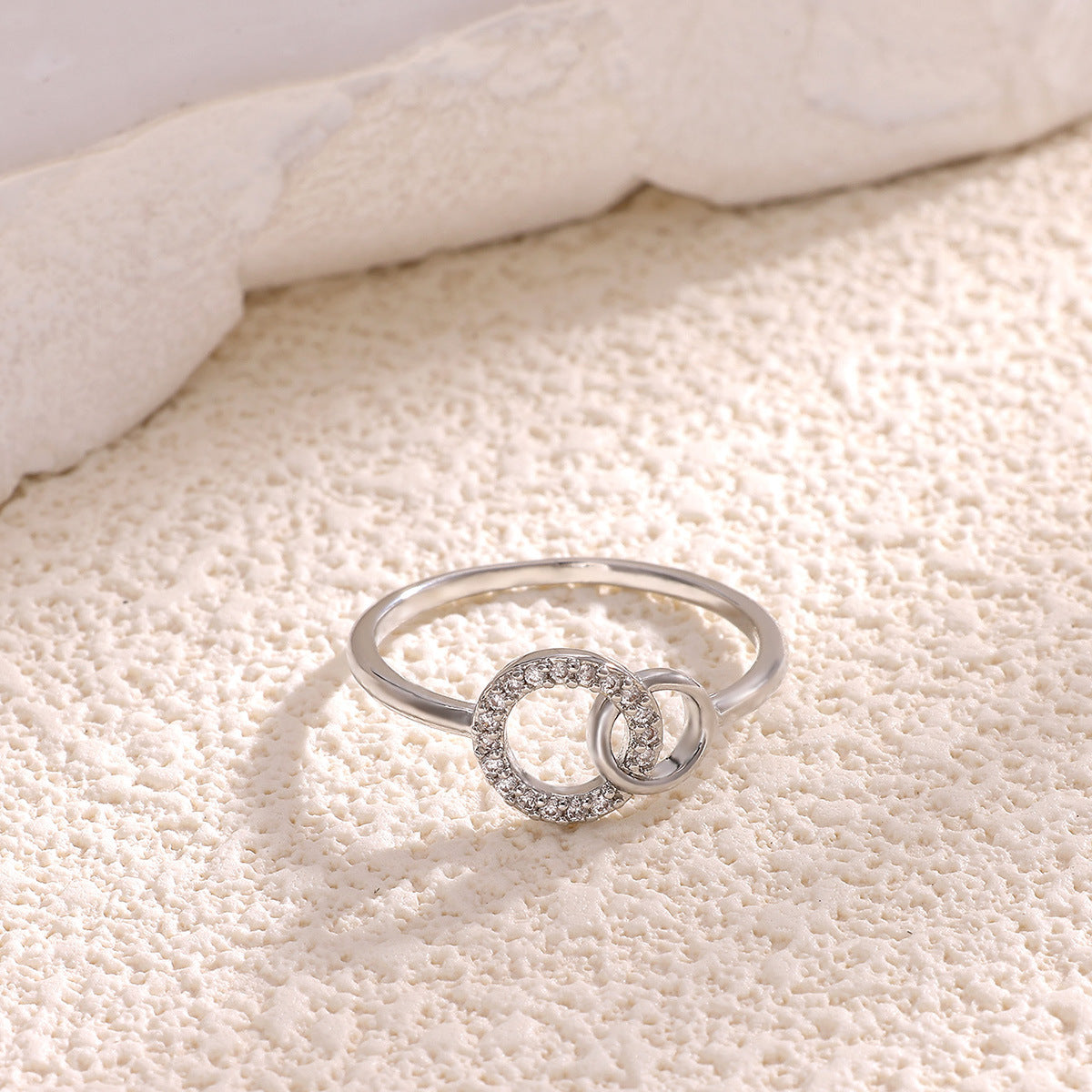 Korean-style Simple Graceful Geometric Diamond-embedded Round Double-ring Buckle Ring