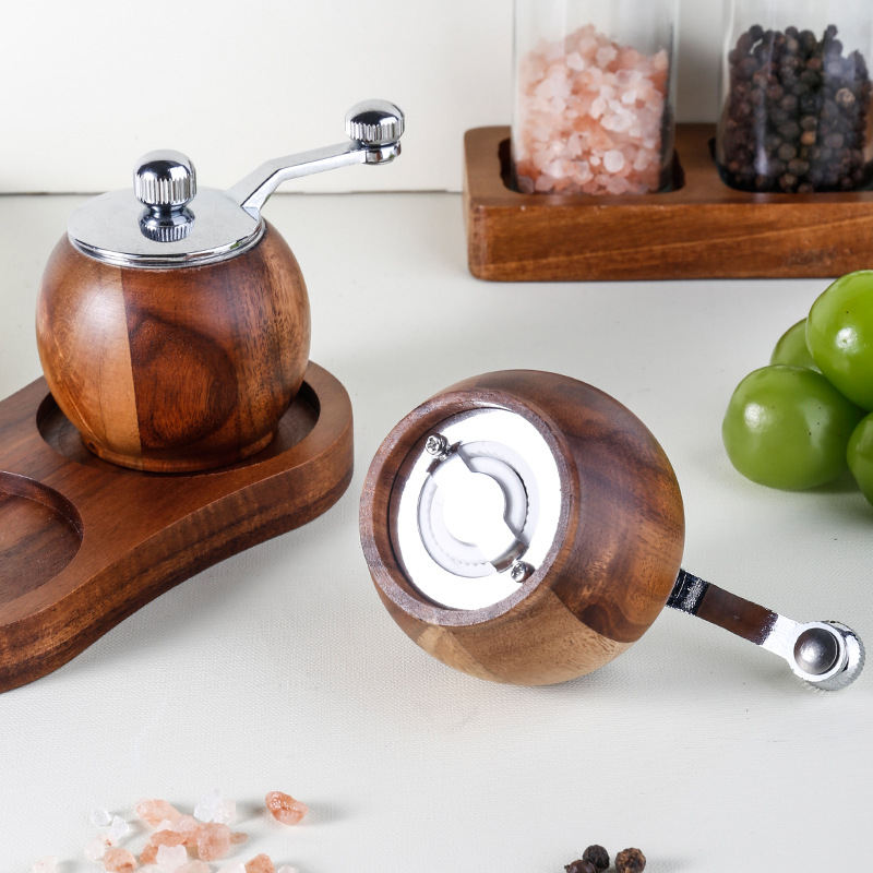 Pepper And Salt Shakers With Grinders, Kitchen Tools