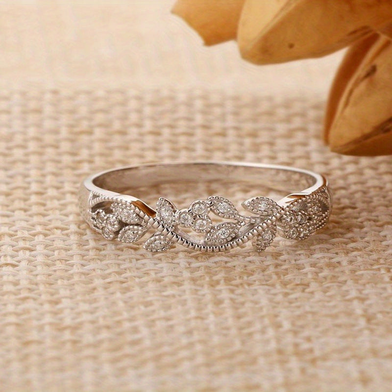European And American Fashion Flower Hand Jewelry Couple Rings
