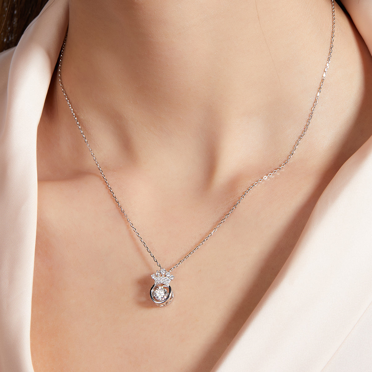 S925 Sterling Silver 0.5ct D Color VVS1 Moissanite Crown Necklace 45cm Platinum Plated GRA Certified Gift Box