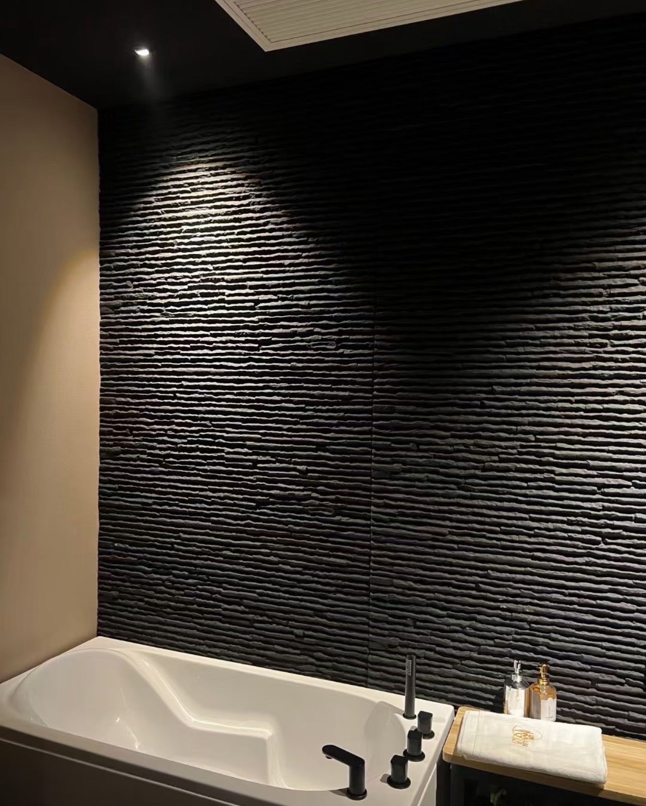 3D Faux Stone Wall Panels, 4 PCS PU Wainscoting Panel For Interior Wall Decor, Flame-resistant & Lightweight & Waterproof,for TV Wall, Office, Living Room, 47.24  X 23.62  Flowing Stone Space Black