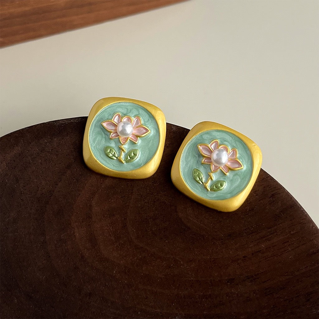 Retro Pearl Enamel Earrings Women French Vintage Style Stud Earrings Premium Fashion Jewelry